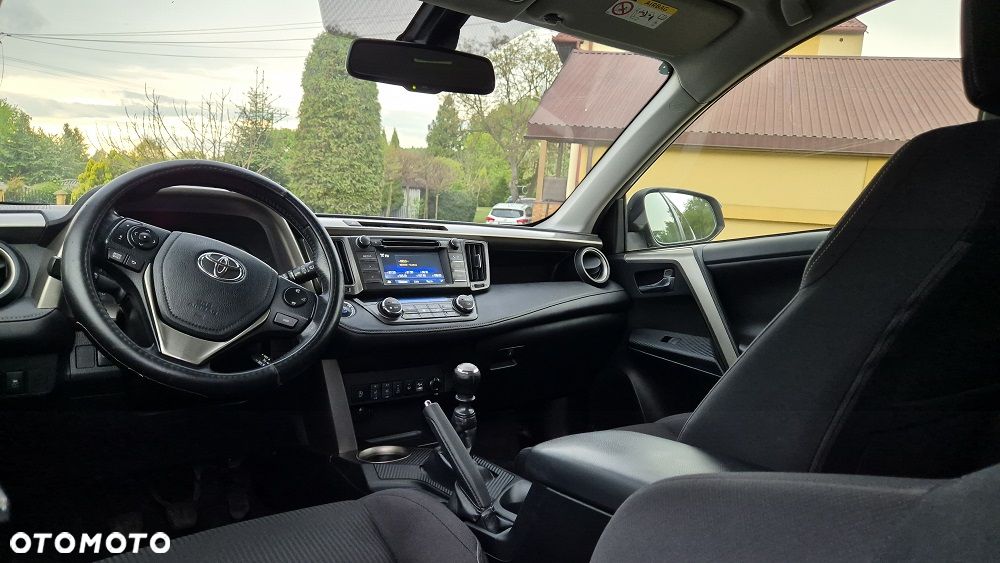 Toyota RAV4 2.0 D-4D Premium - 9