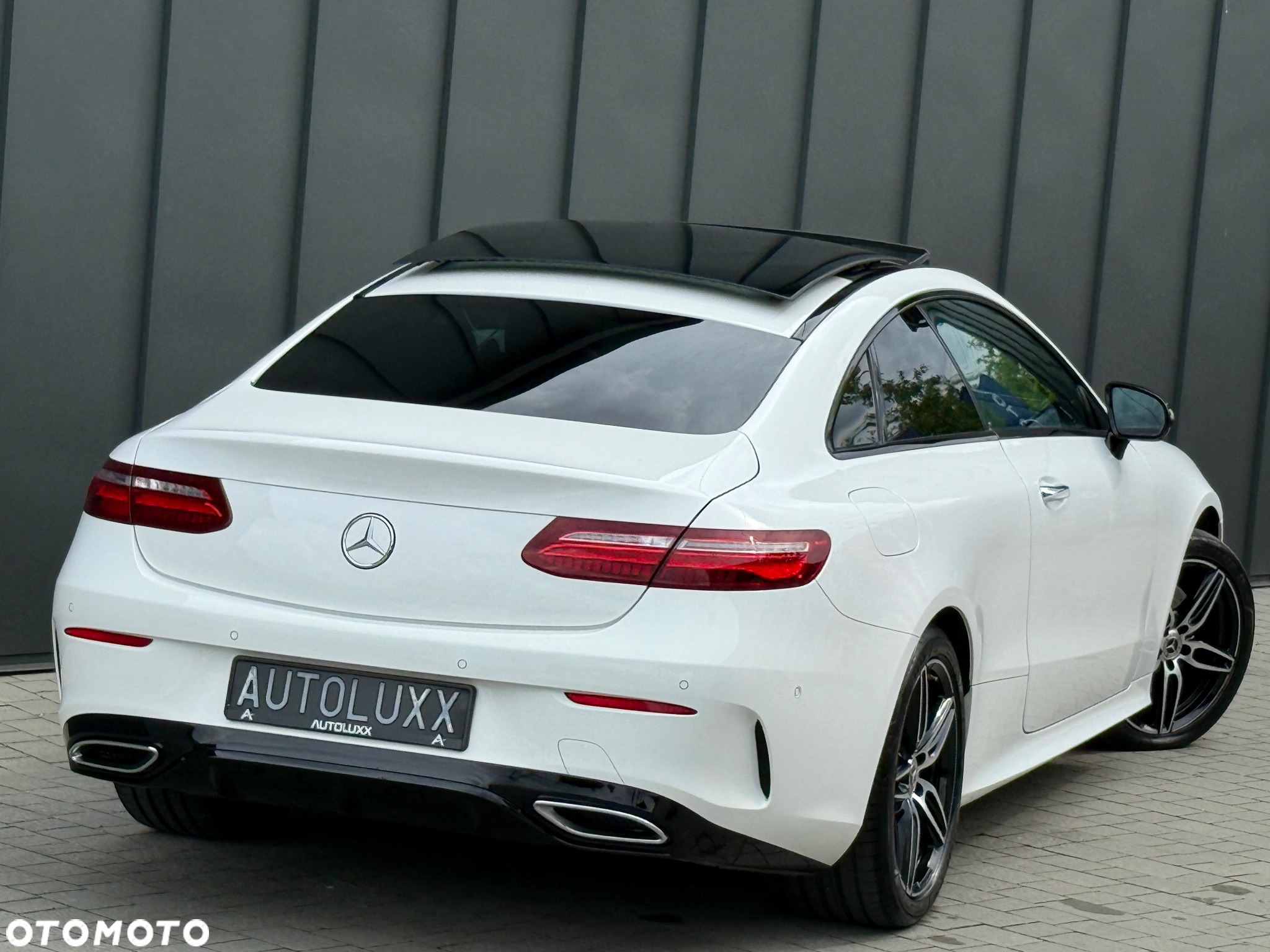 Mercedes-Benz Klasa E 220 d Coupe 4-Matic 9G-TRONIC - 12