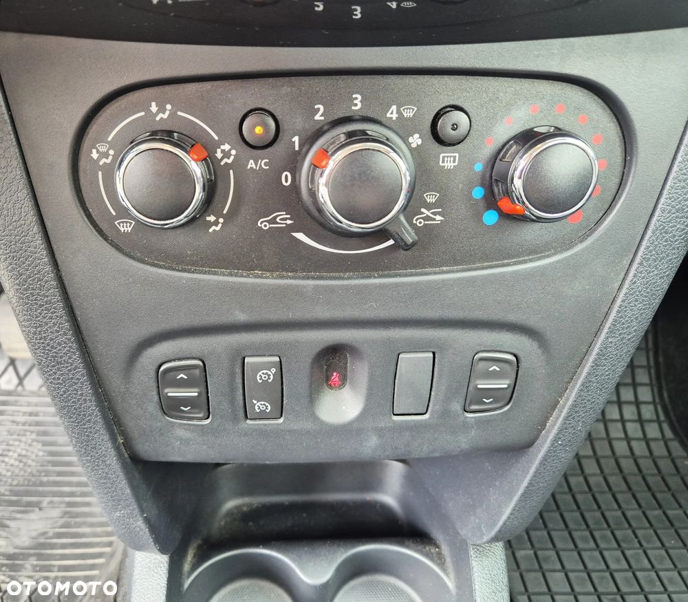 Dacia Sandero 0.9 TCe Laureate - 15