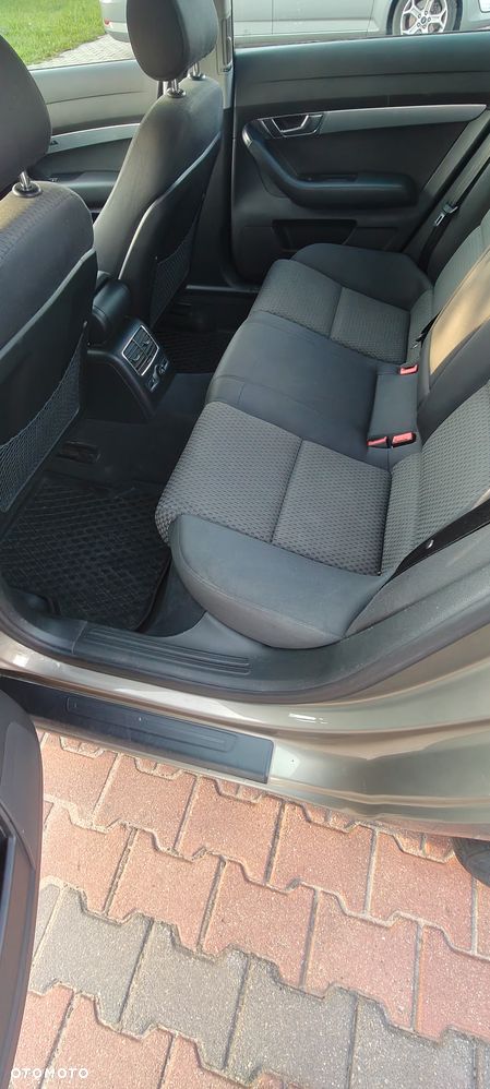 Audi A6 Limousine 2.4 Quattro - 6