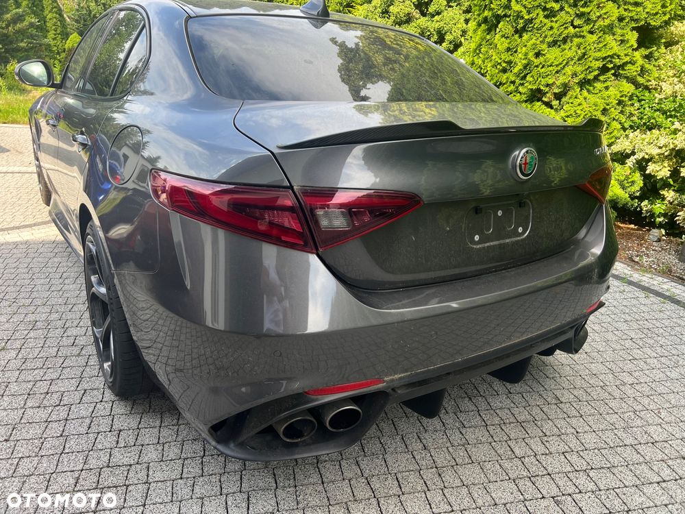 Alfa Romeo Giulia 2.9 V6 Bi-Turbo AT8 Quadrifoglio - 3