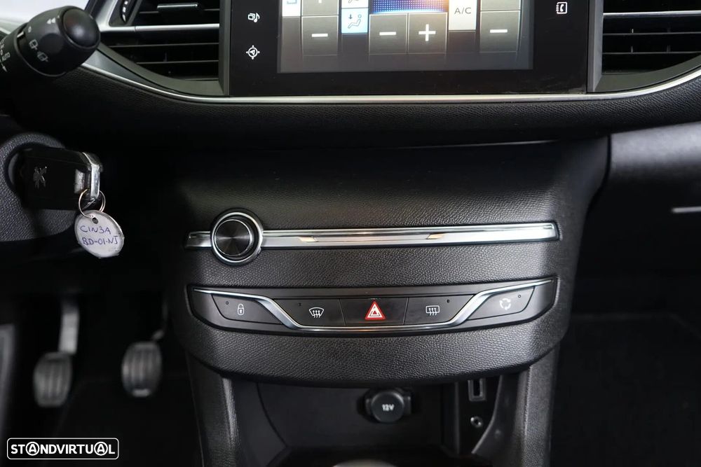 Peugeot 308 SW 1.6 BlueHDi Style - 29