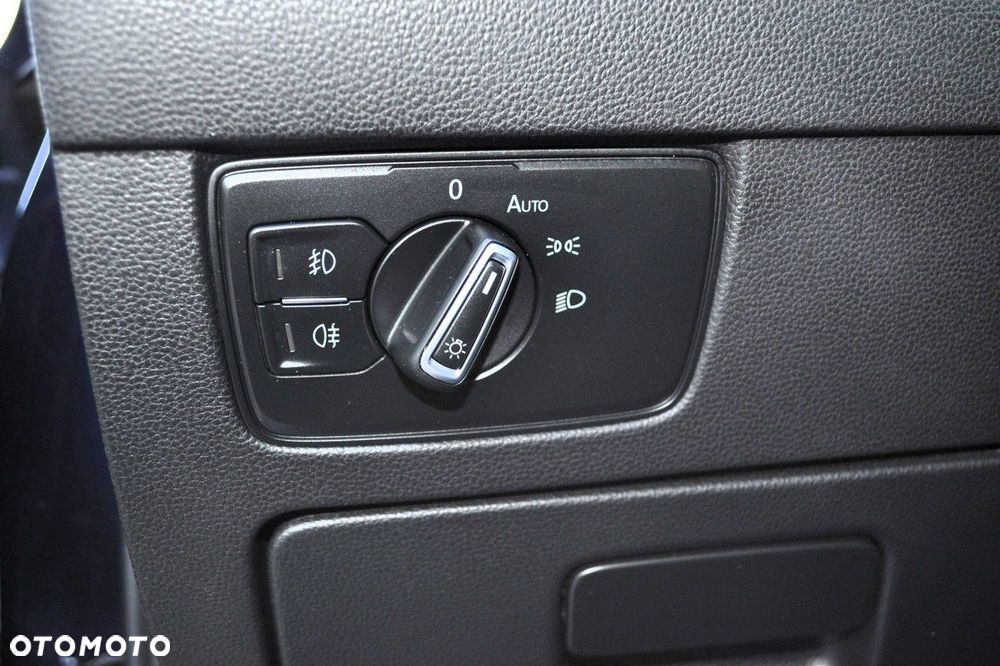 Volkswagen Passat - 25