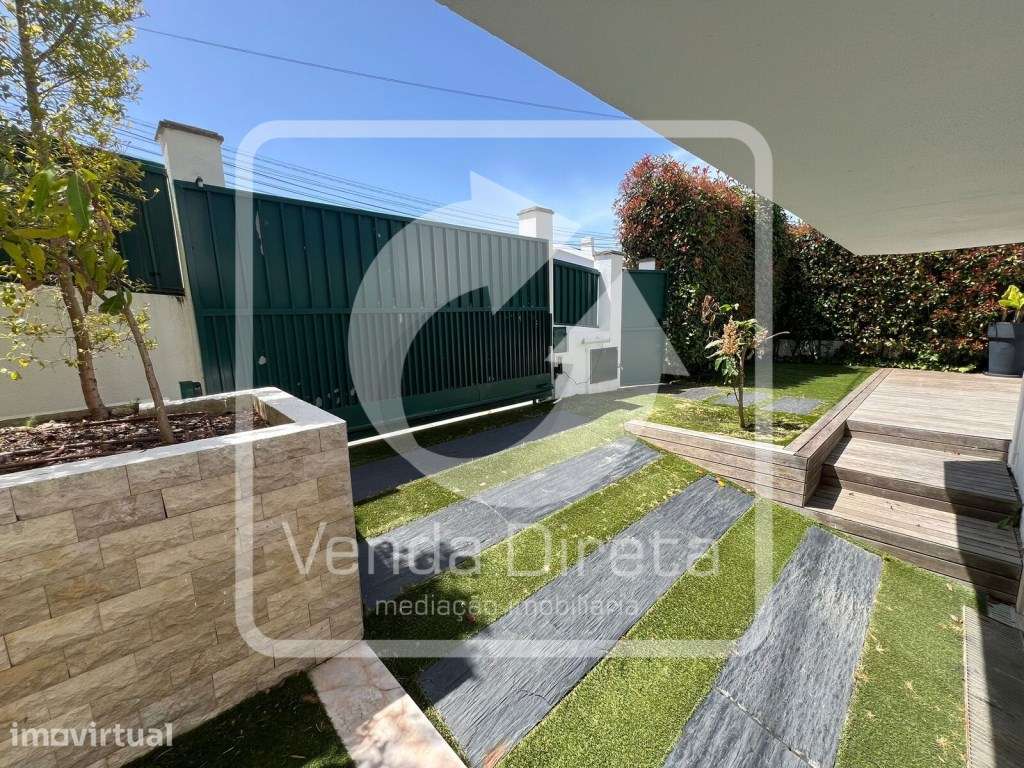 Moradia T4 Isolada com Piscina e Garagem no Estoril | IMÓVEL DA BANCA - Grande imagem: 5/42