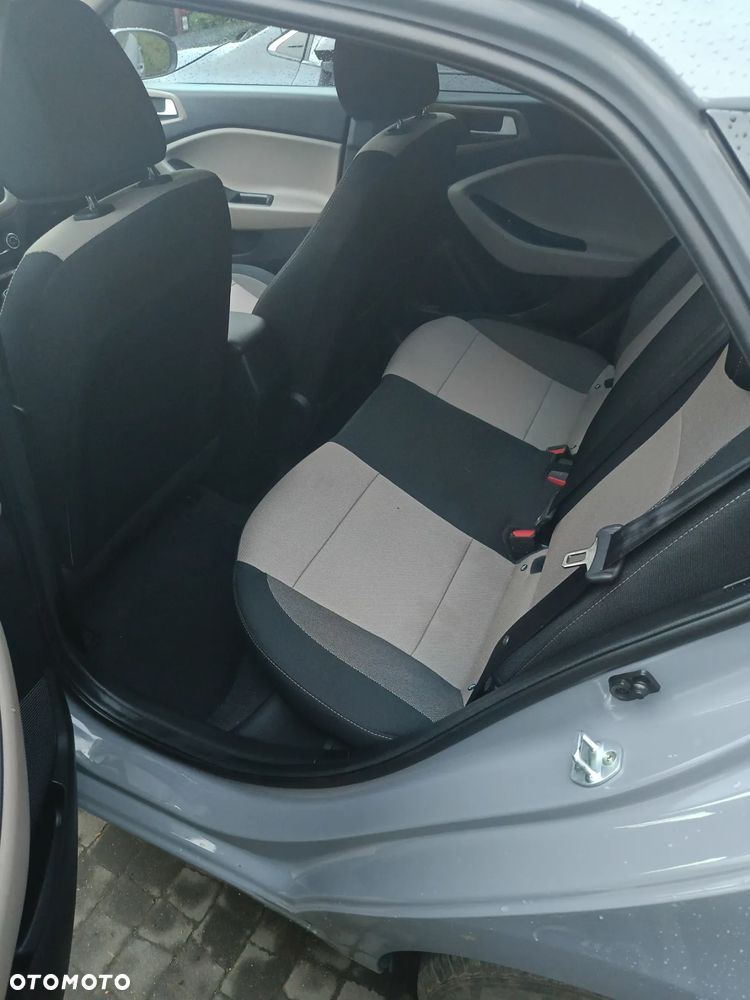 Hyundai i20 1.1 CRDi YES Gold - 15