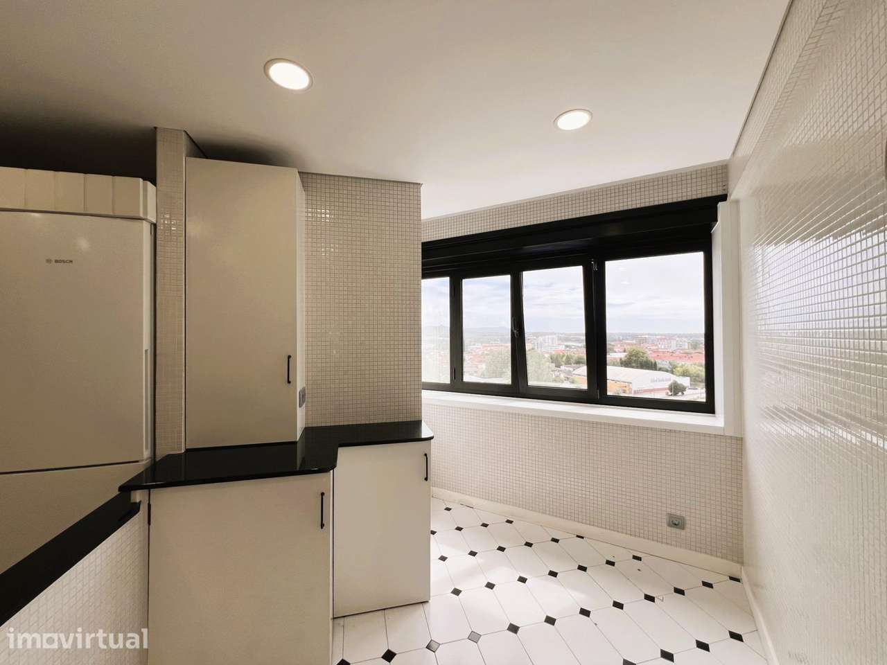 Apartamento T3 (vista panorâmica e garagem fechada 2 carros) - Grande imagem: 5/20