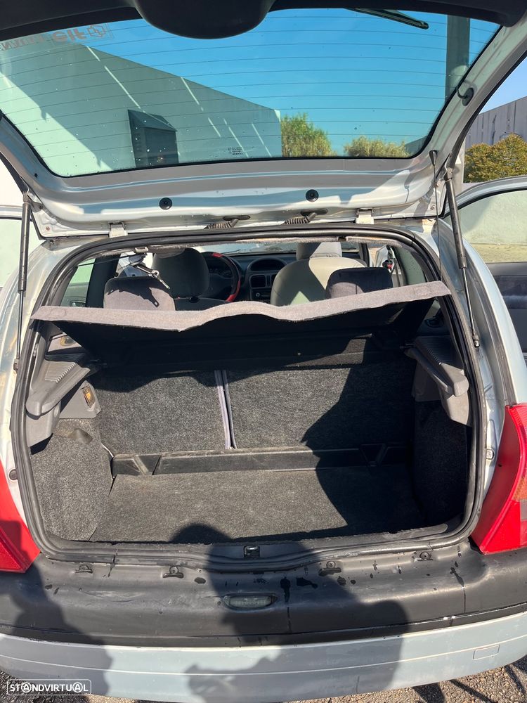 Renault Clio 1.2 RXE - 5