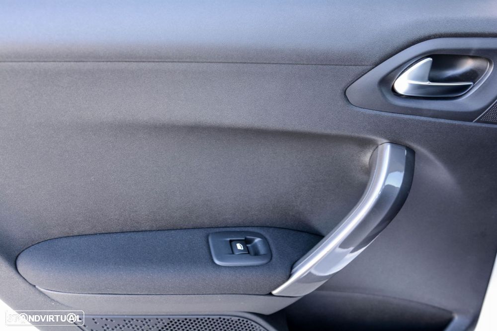 Peugeot 2008 1.5 BlueHDi Signature - 29