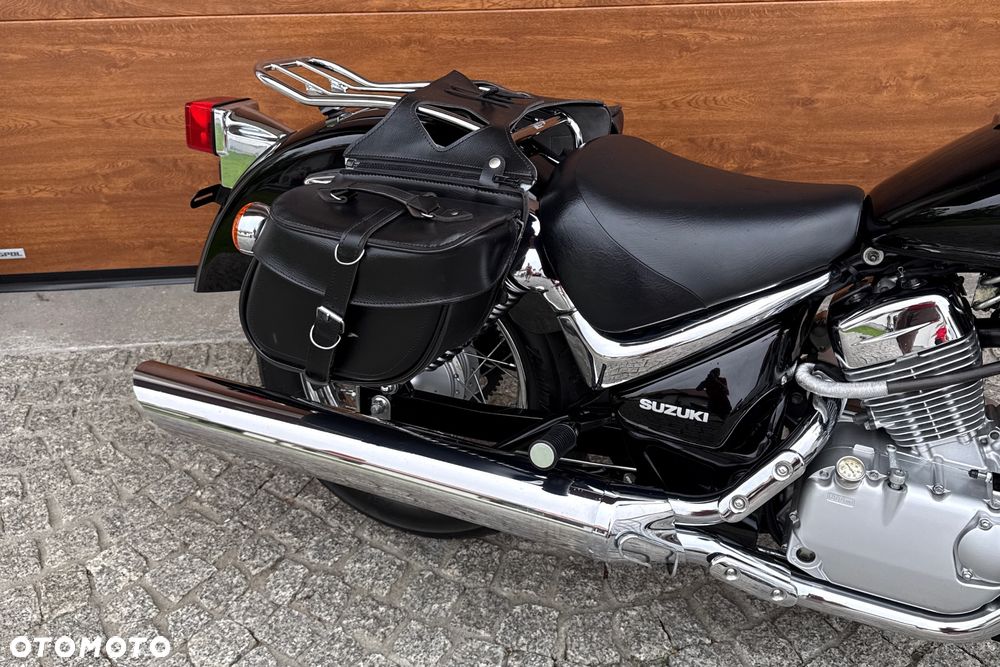 Suzuki Intruder - 10