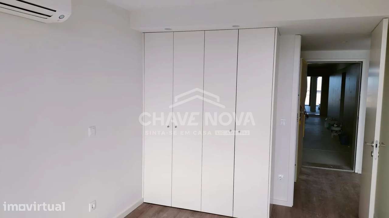 T2 Novo com varanda, lugar de garagem e Gym Brevemente a escritura CO - Grande imagem: 3/8