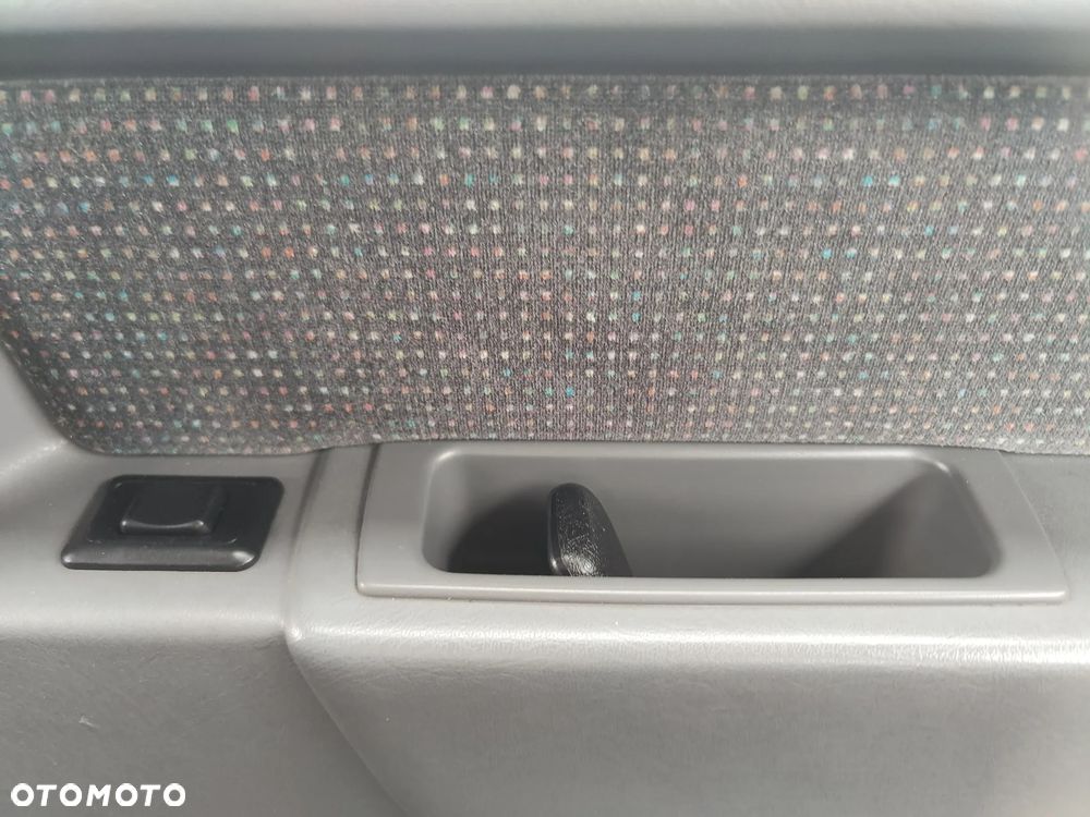 Volvo 850 2.5-20 GLT - 26