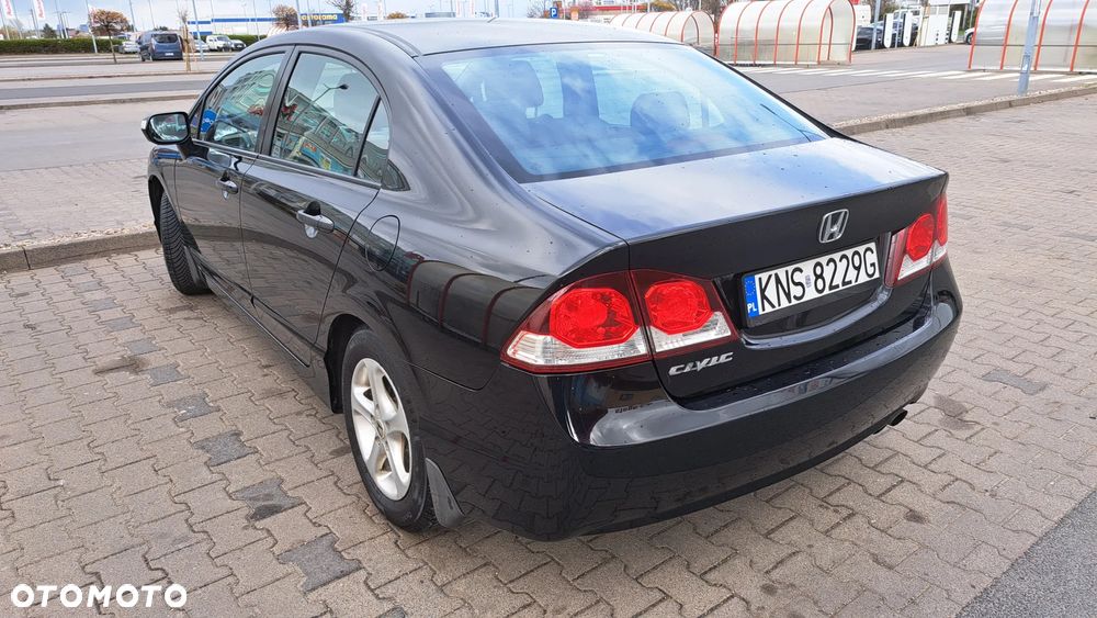 Honda Civic 1.8 Executive - 10