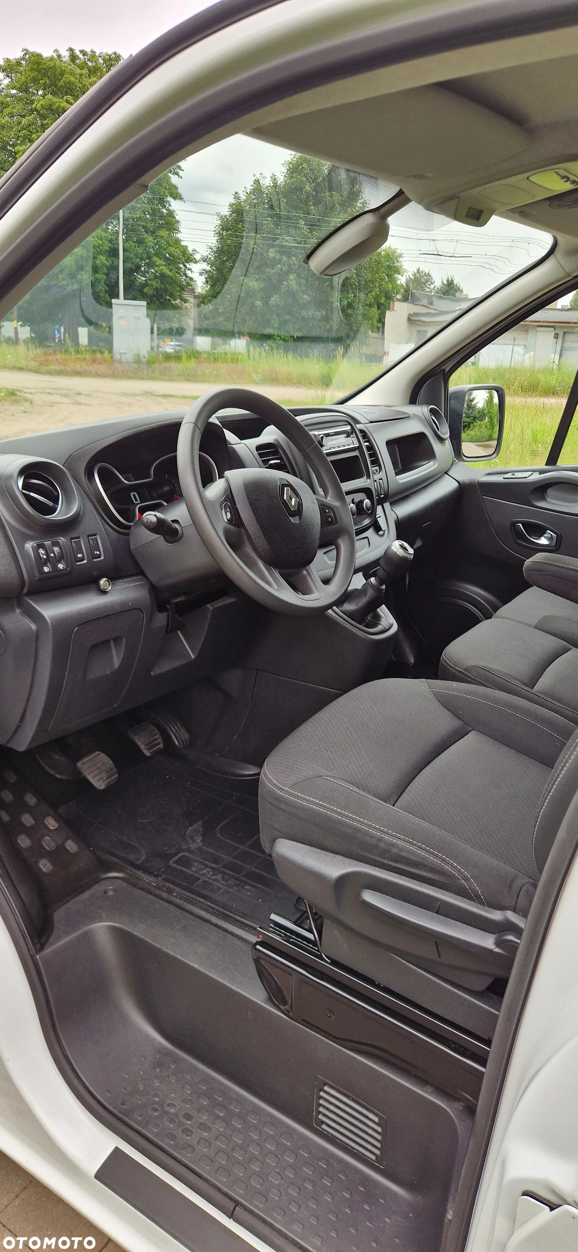 Renault TRAFIC - 10