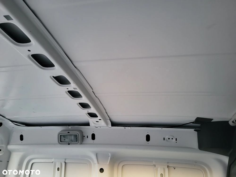 Volkswagen Caddy - 12