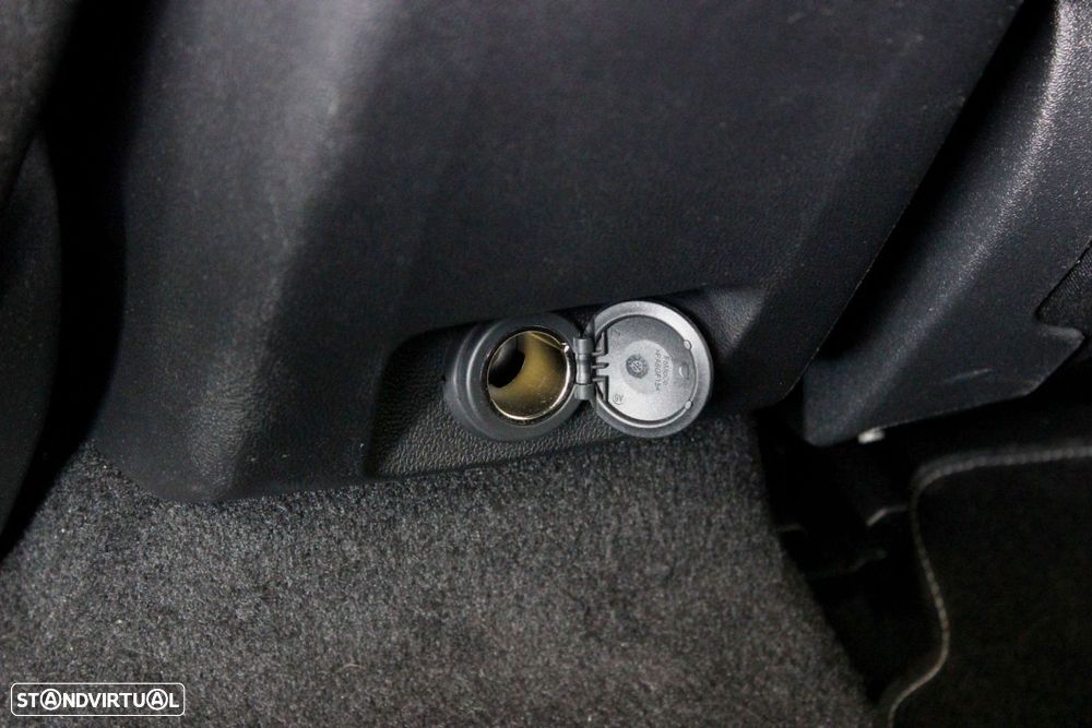 Ford Focus 1.0 EcoBoost MHEV ST-Line - 34