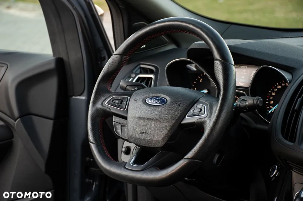 Ford Kuga 2.0 TDCi 4x4 ST-Line - 30