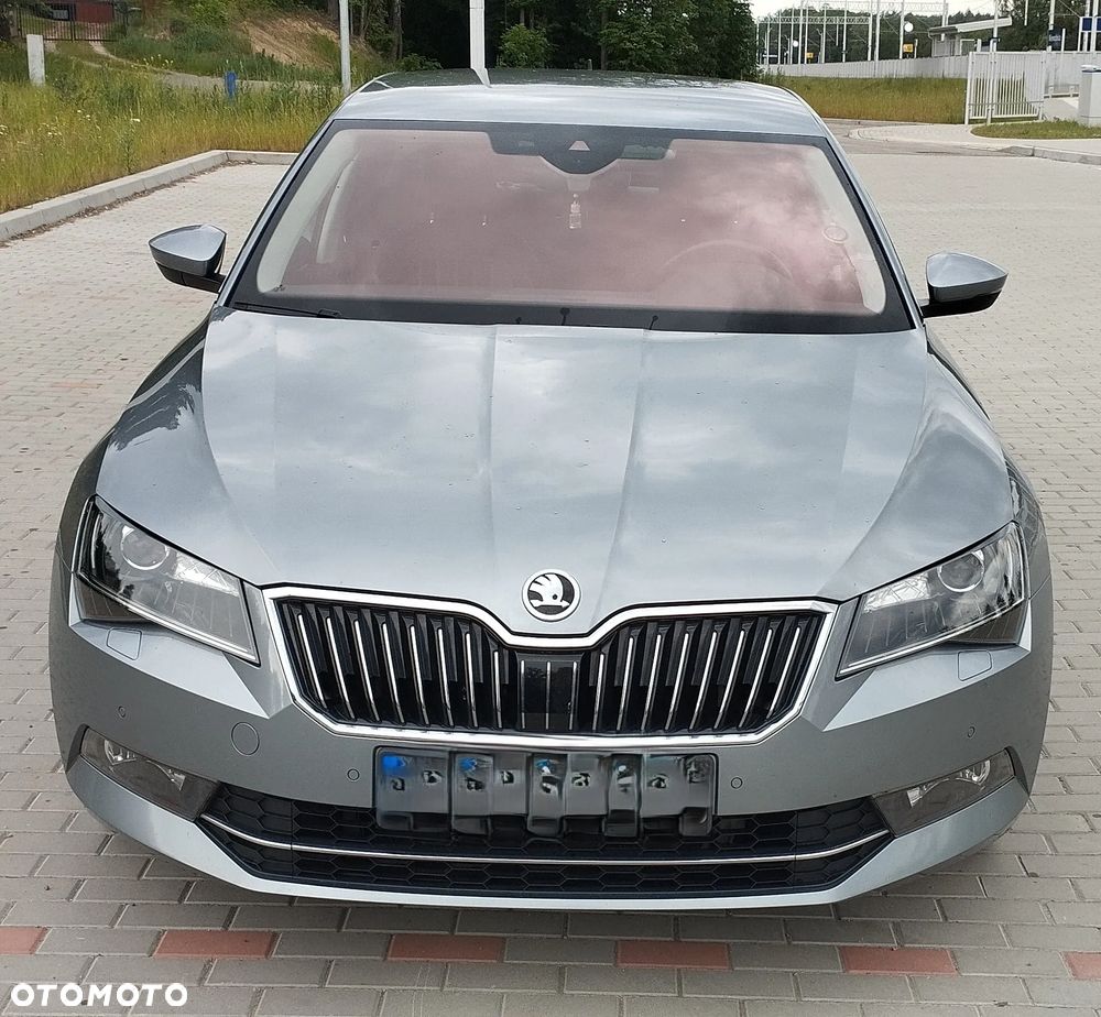 Skoda Superb 2.0 TDI 4x4 L&K DSG - 19