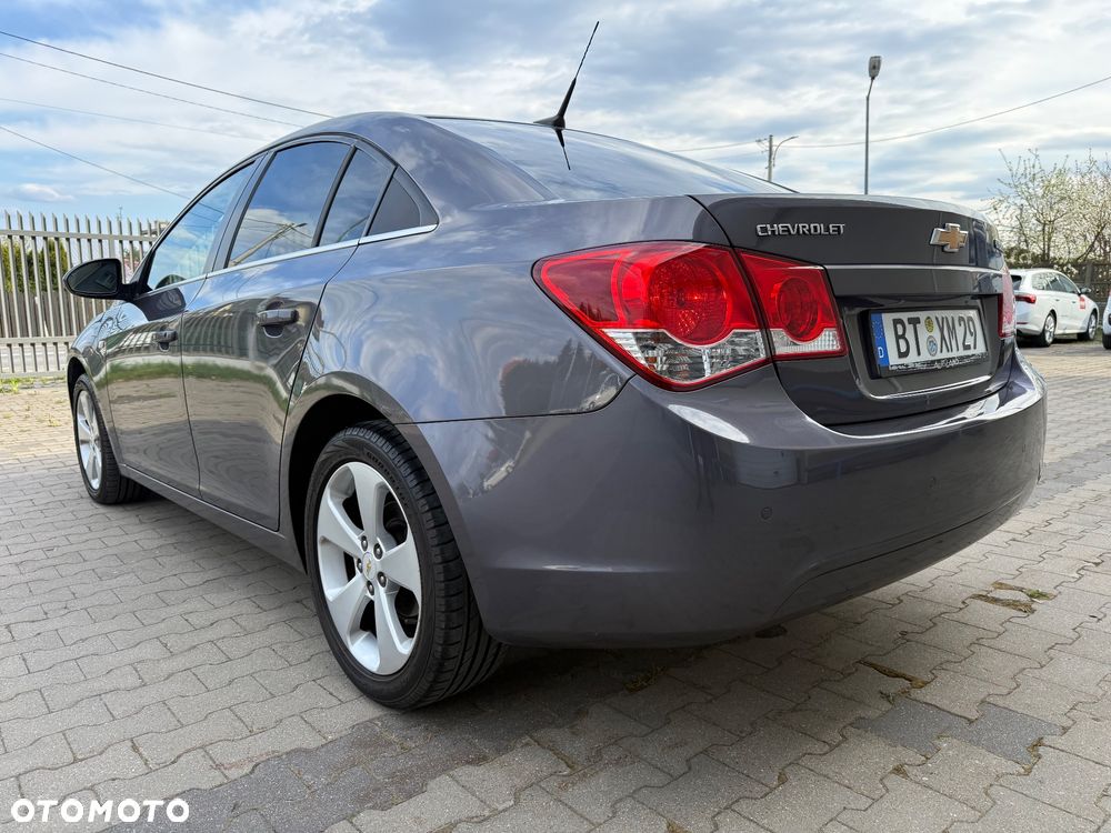 Chevrolet Cruze 1.8 LTZ - 12