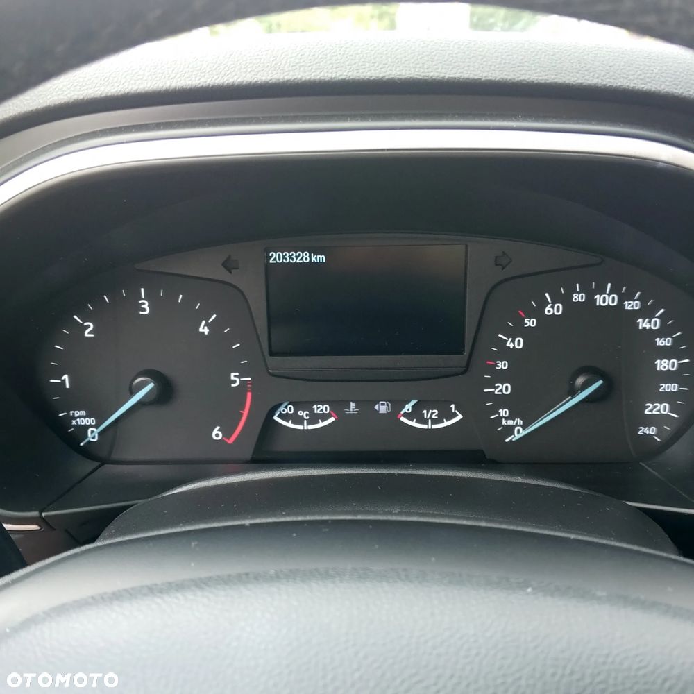 Ford Focus 1.5 TDCi SYNC Edition - 9