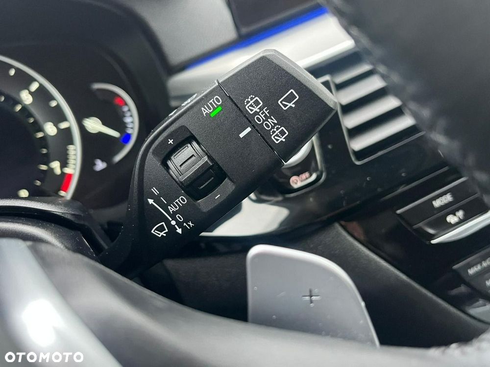 BMW Seria 5 530i xDrive GPF Sport Line sport - 26