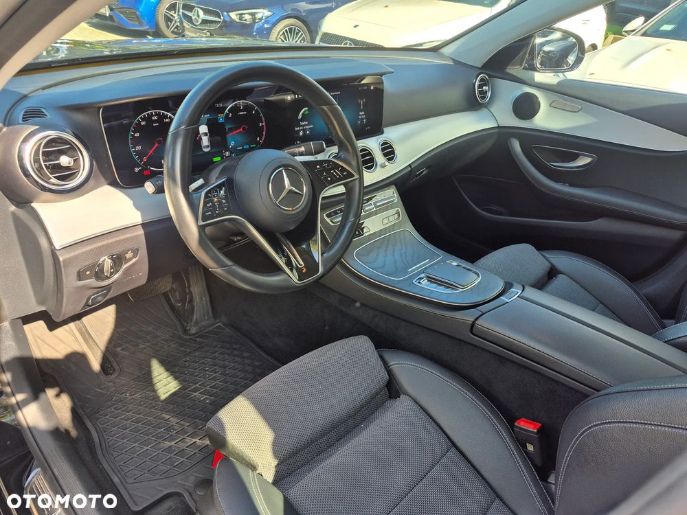Mercedes-Benz Klasa E 220 d 4-Matic - 16