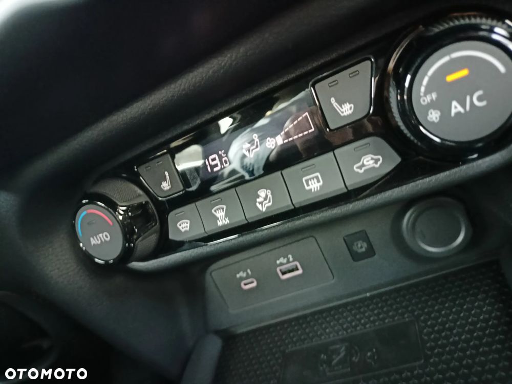 Nissan Juke 1.0 DIG-T N-Connecta DCT - 15