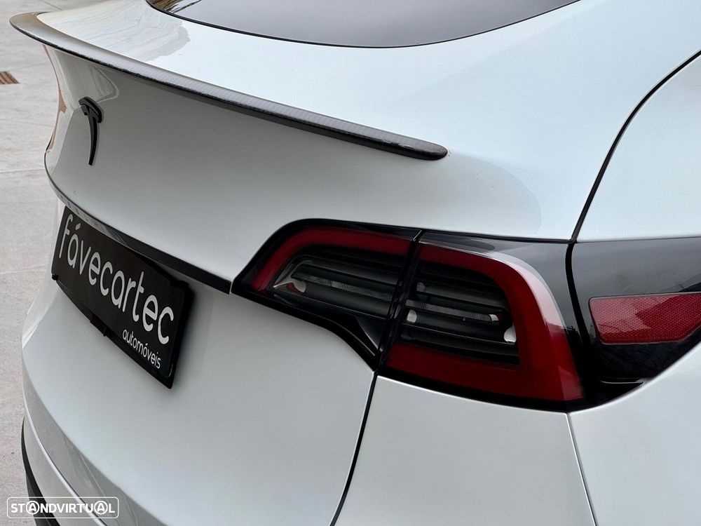 Tesla Model Y Standard Long Range RWD - 17