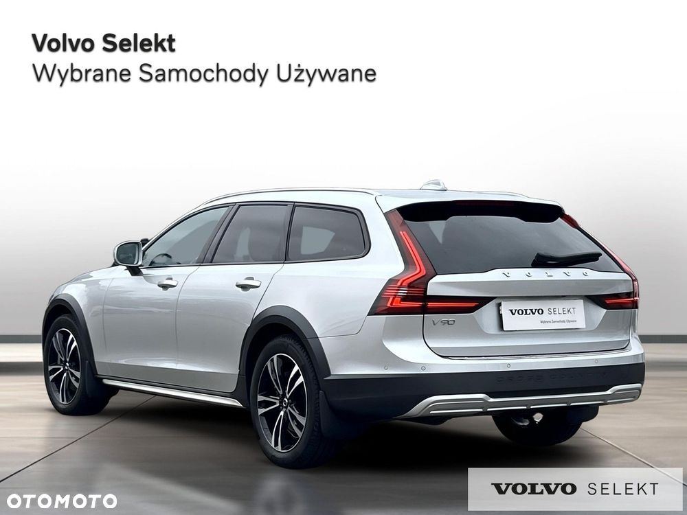Volvo V90 Cross Country - 4