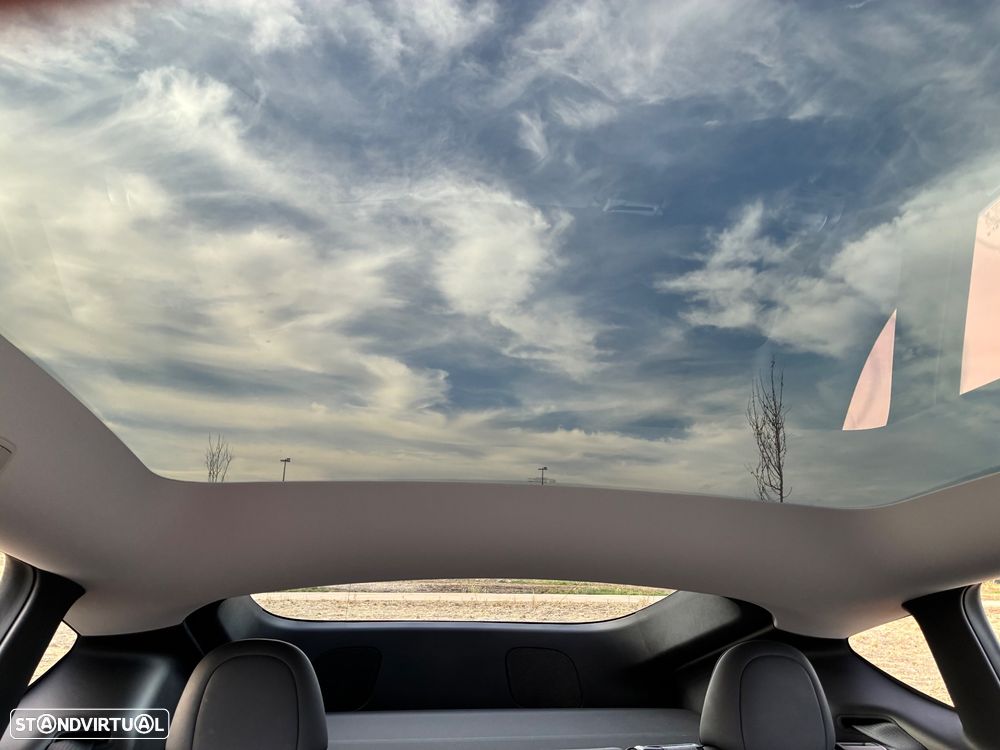 Tesla Model Y Long Range Tração Integral - 29