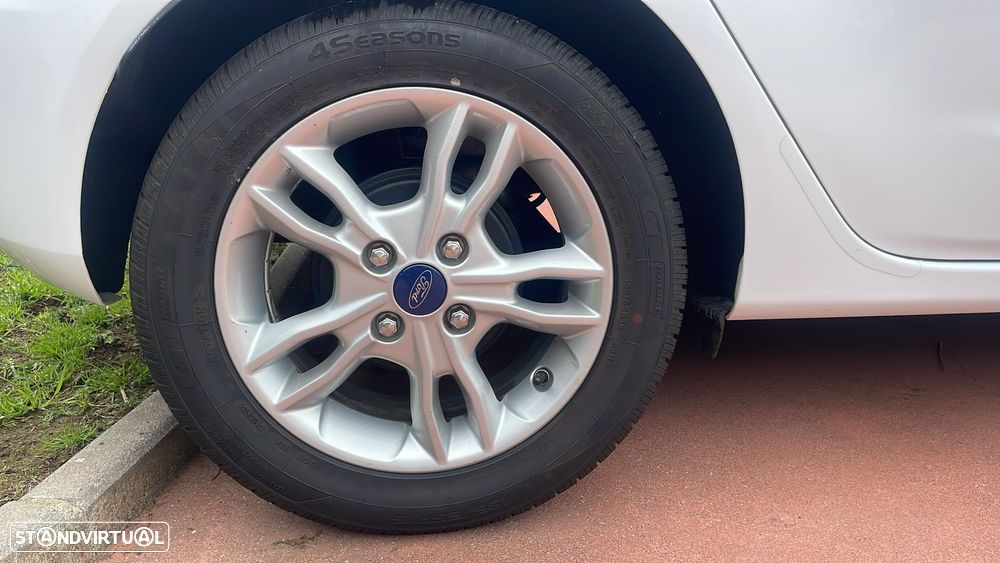 Ford Fiesta 1.0 EcoBoost S&S TITANIUM - 9