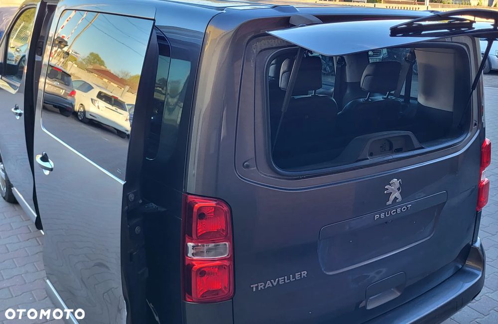 Peugeot Traveller - 17