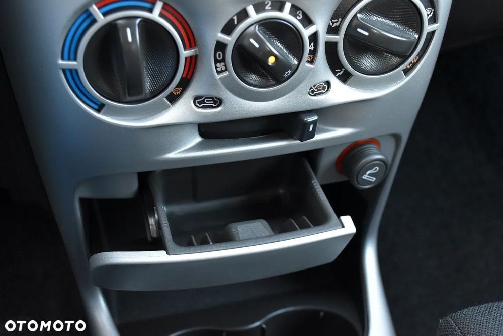 Fiat Punto 1.4 16V Sporting - 27