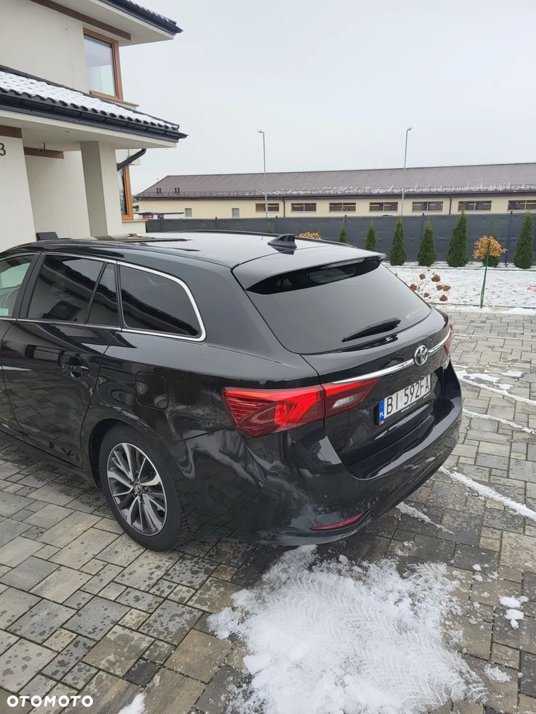 Toyota Avensis 2.0 D-4D Premium - 4