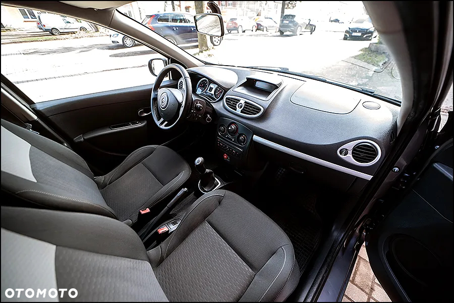 Renault Clio - 16