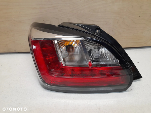 MITSUBISHI SPACE STAR II LIFT 20- LAMPA TYLNA LEWA 8330B245