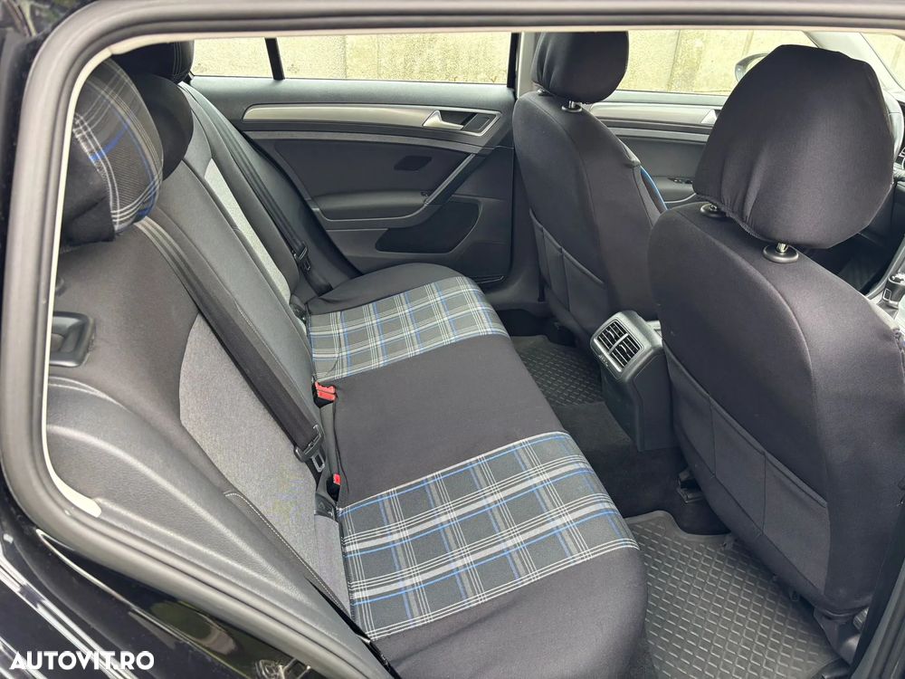 Volkswagen Golf 1.6 TDI BlueMotion Technology Comfortline - 11