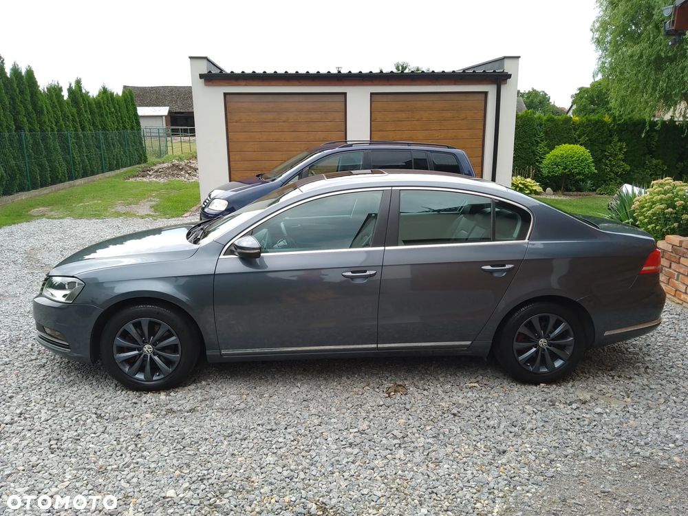 Volkswagen Passat 1.6 TDI DPF BlueMot Highline - 4