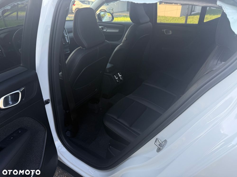 Volvo XC 40 B5 B AWD Ultimate Dark - 11