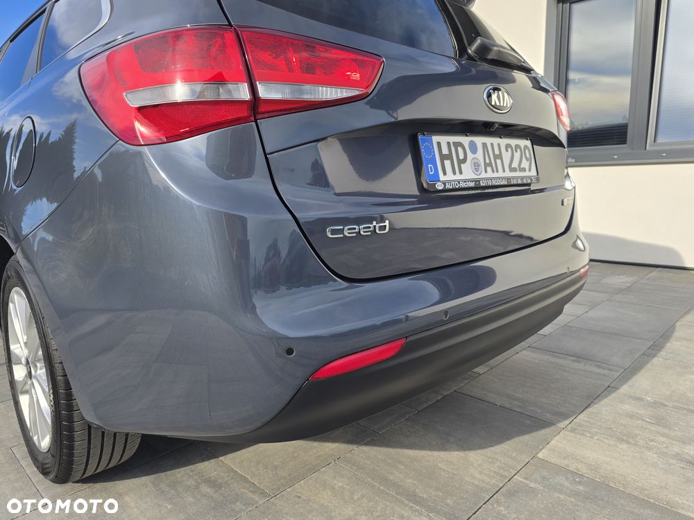 Kia Ceed 1.6 GDI Dream Team Edition - 9