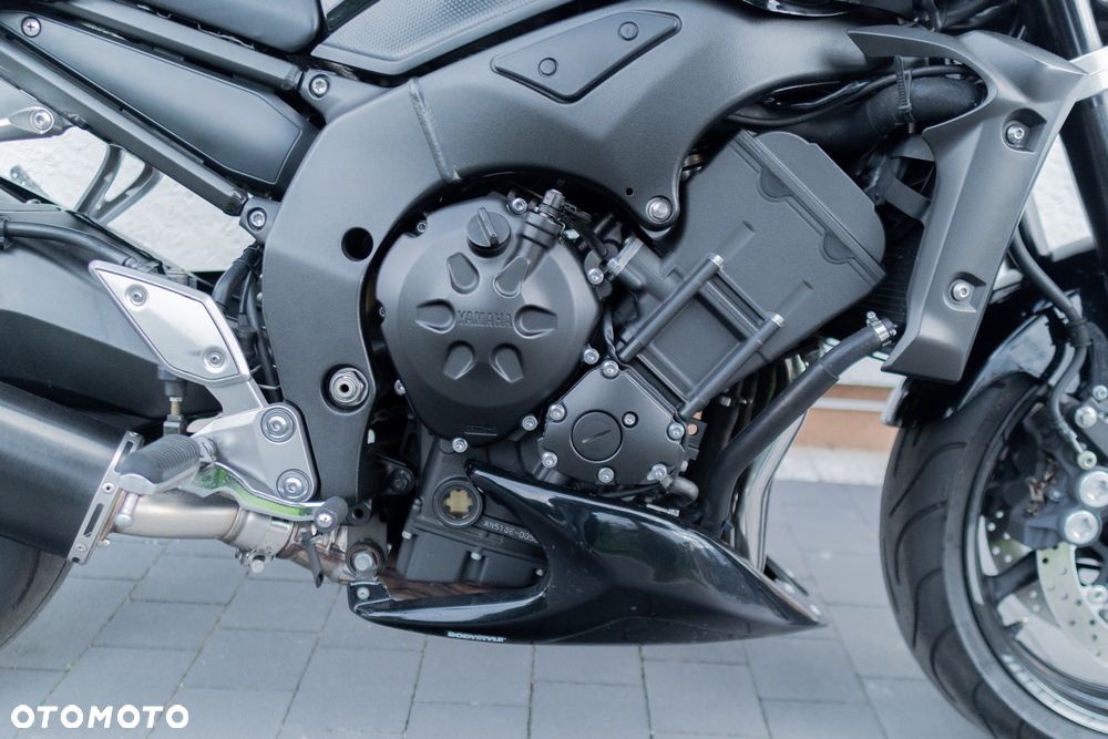 Yamaha FZ - 19