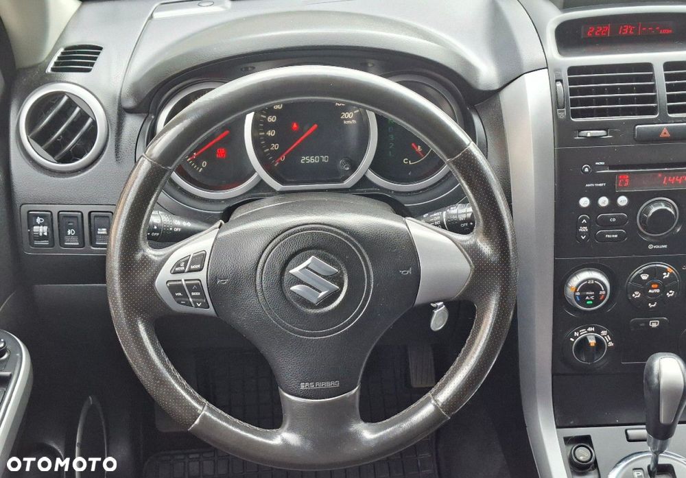 Suzuki Grand Vitara - 23
