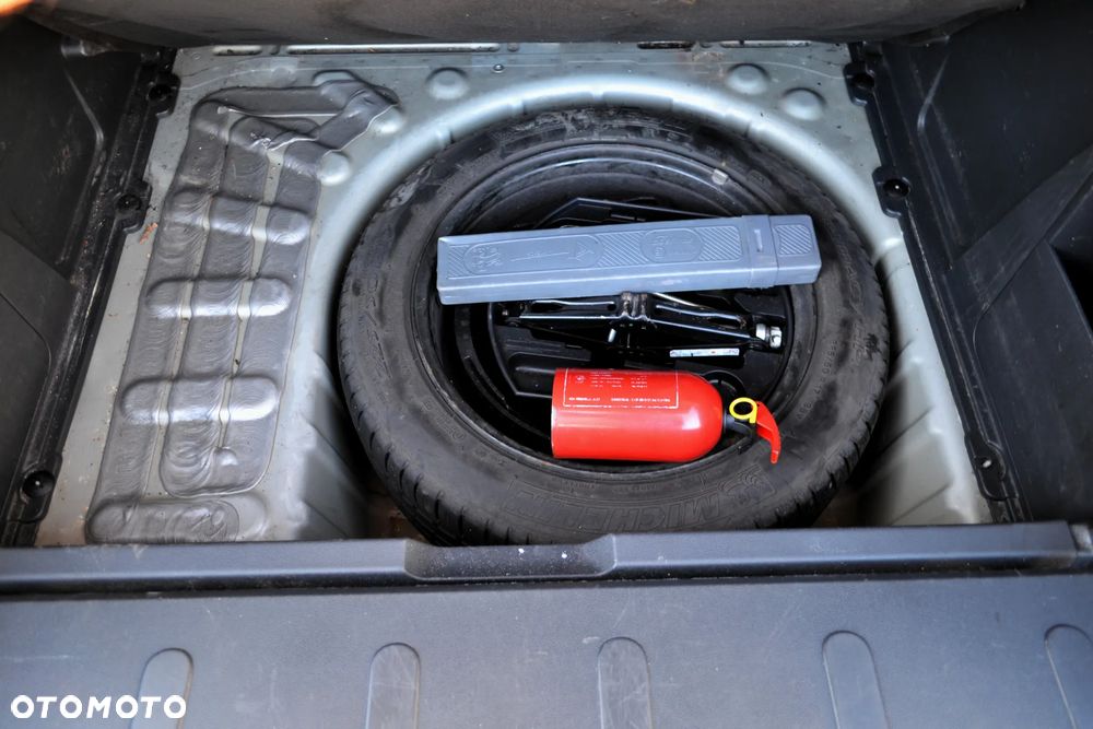 Peugeot 3008 1.6 HDi Trendy - 32