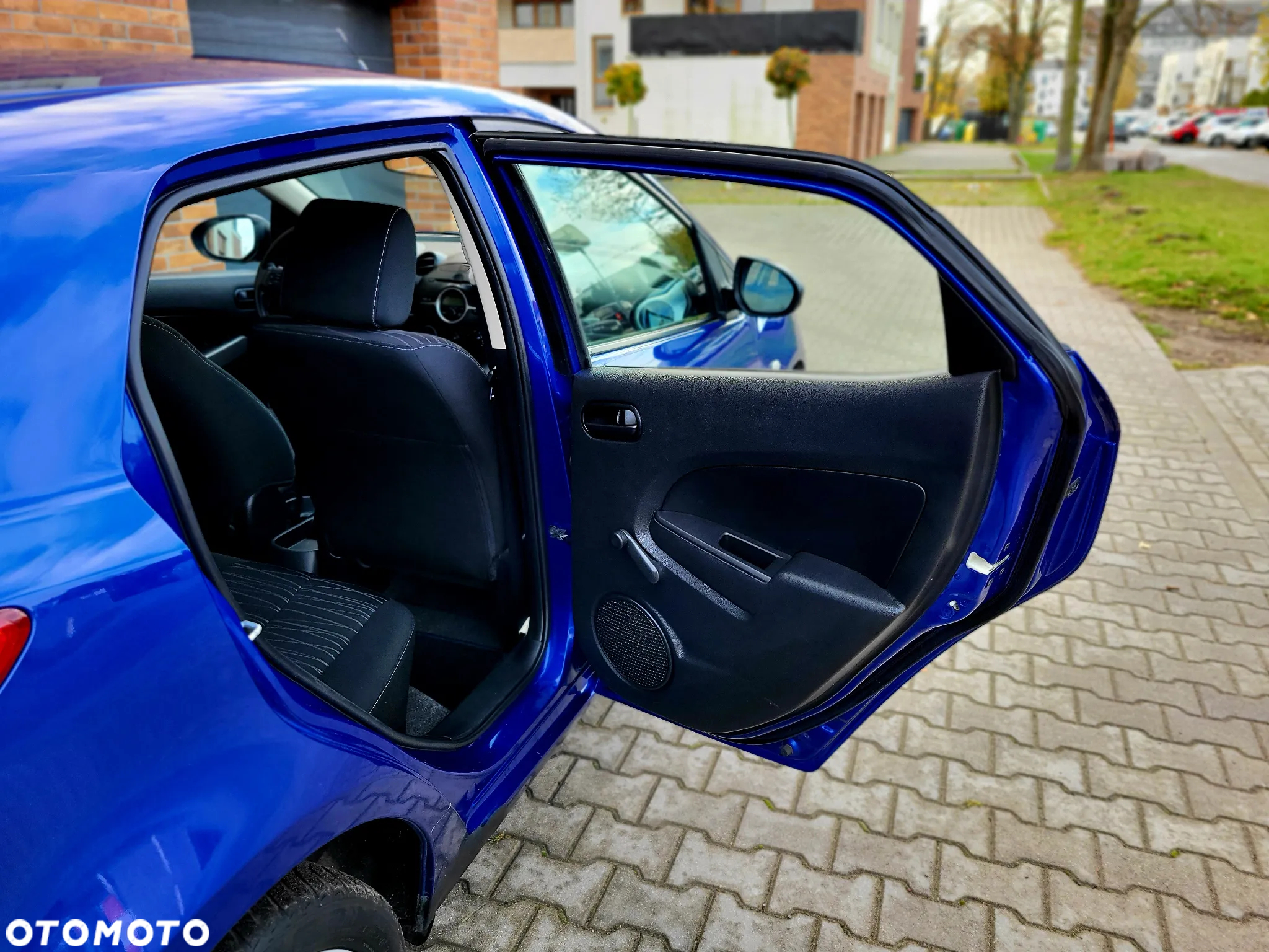 Mazda 2 - 10