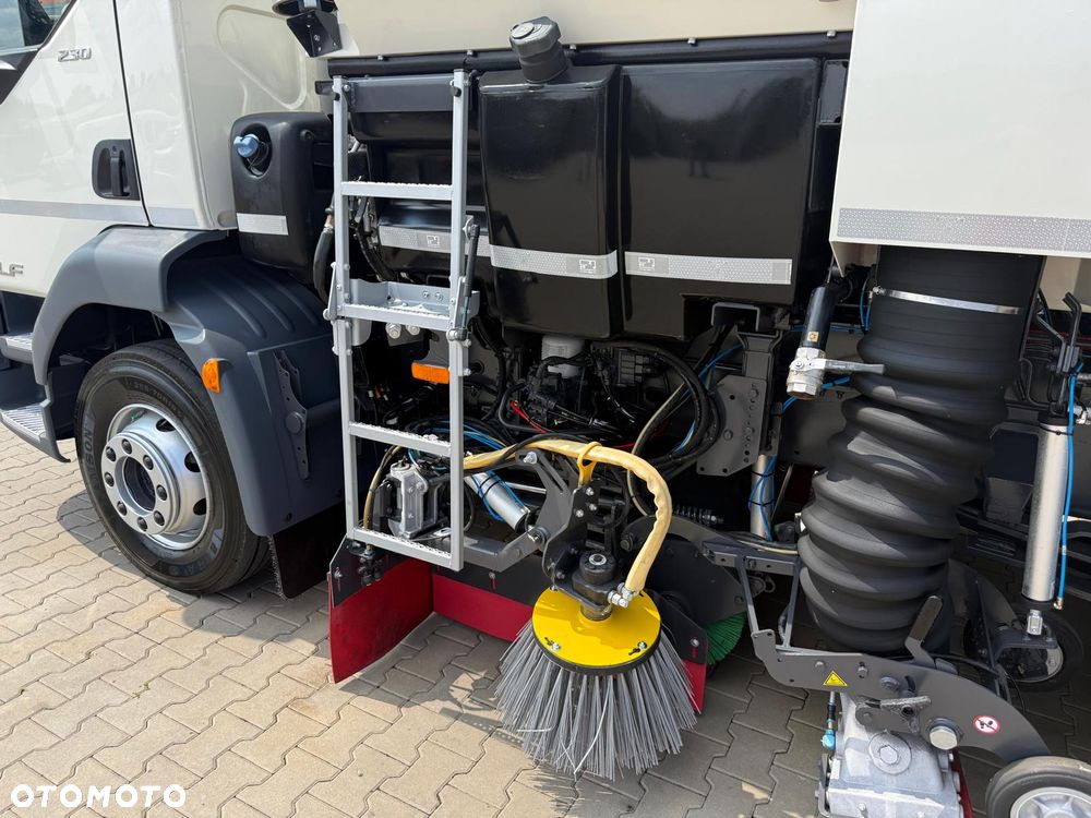DAF DAF LF 15.230 Euro 6 //Klimatyzacja /  zamiatarka uliczna // budowlana dwustronna JOHNSTON VT652 - 18