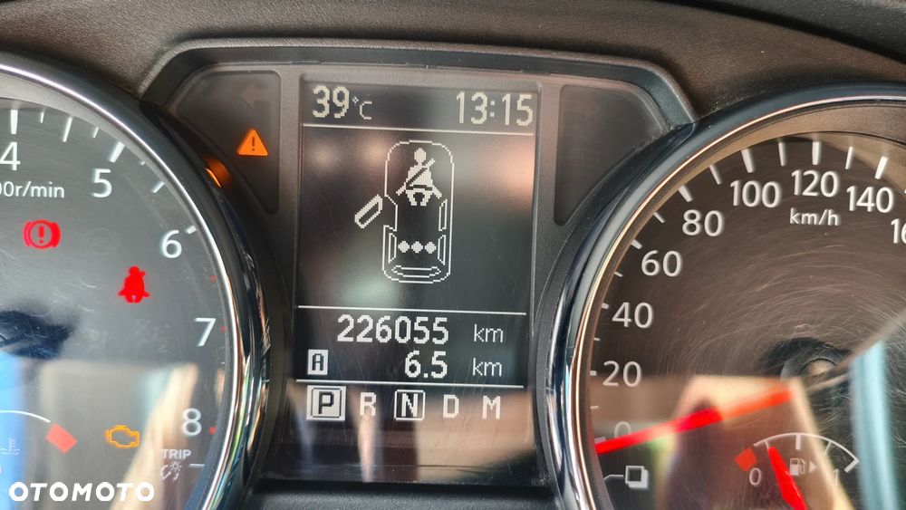 Nissan Qashqai 2.0 4x4 Acenta CVT - 9