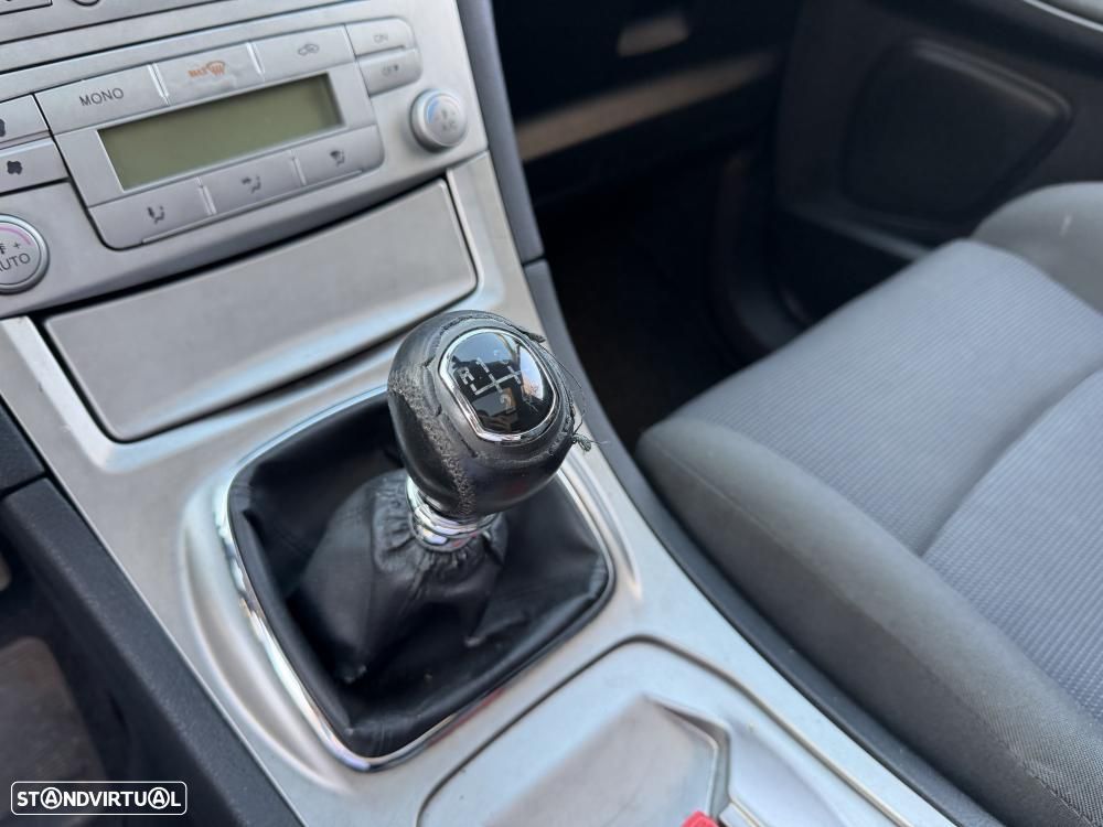 Ford S-Max 1.8 TDCi Titanium 7L - 15