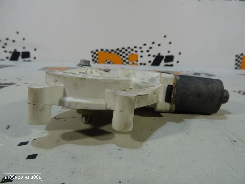 Motor Do Elevador De Vidro Frente Esquerdo Bmw 3 (E90)  0130822226 / 6 - 5
