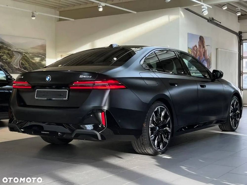 BMW Seria 5 540d xDrive mHEV - 4