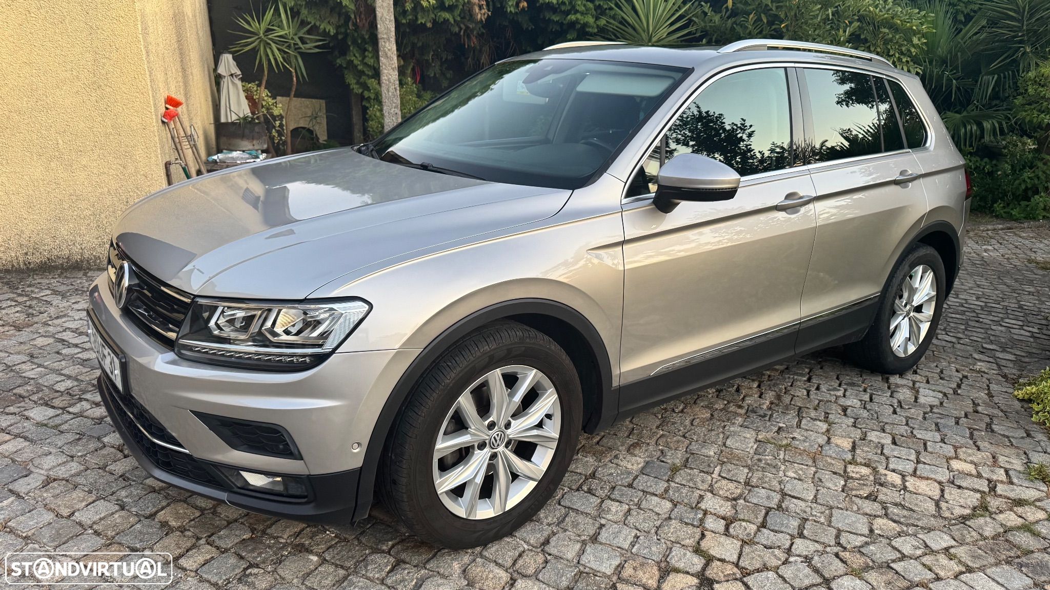 VW Tiguan 2.0 TDI Highline DSG - 1