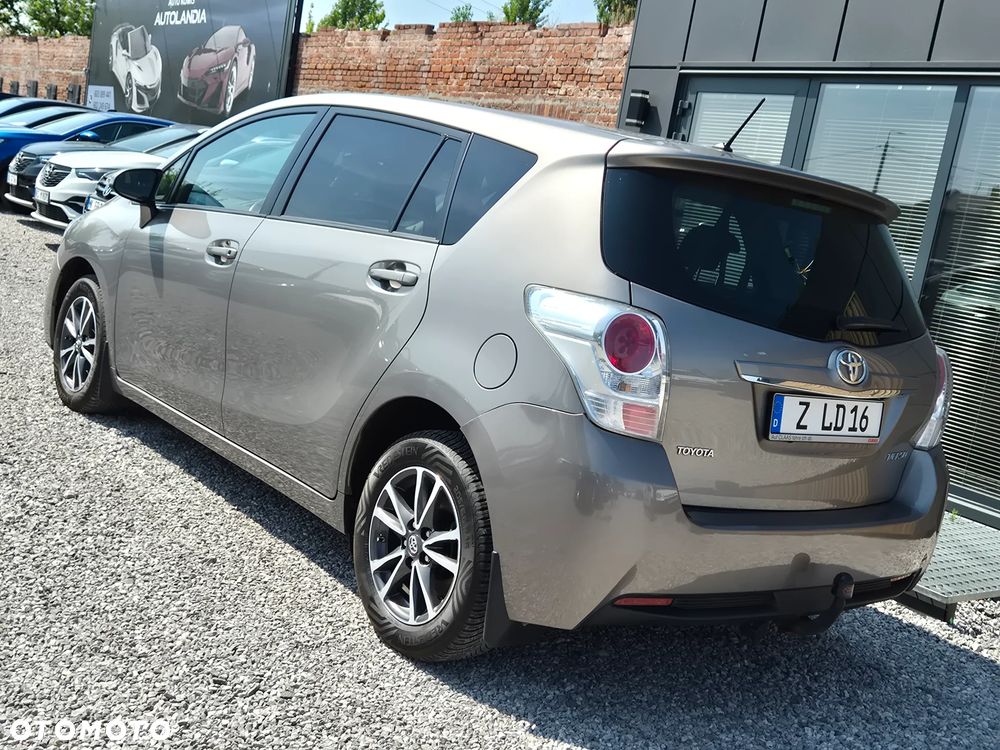 Toyota Verso 1.6 D-4D Prestige - 10